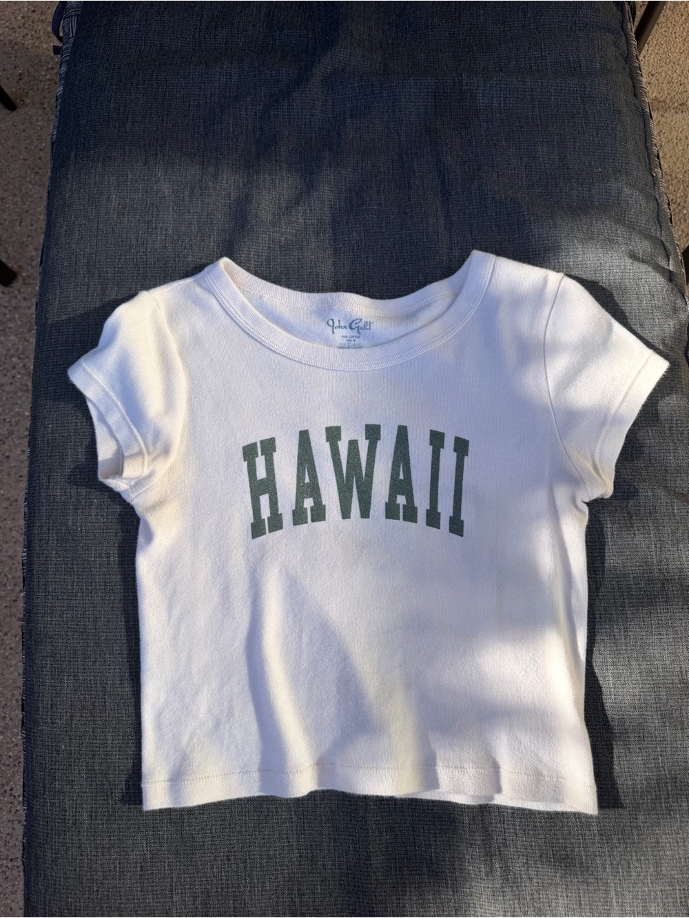Brandy Melville Cream 'HAWAII' Cropped Tee - Picture 3 of 5